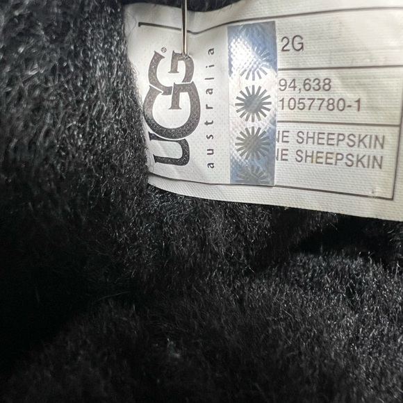 UGG Eva Black Sheepskin Suede Short Boots Womens size 7 - Picture 11 of 12